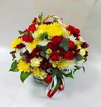 Цветочная композиция из Хризантемы и Розы в корзине в Курганинске